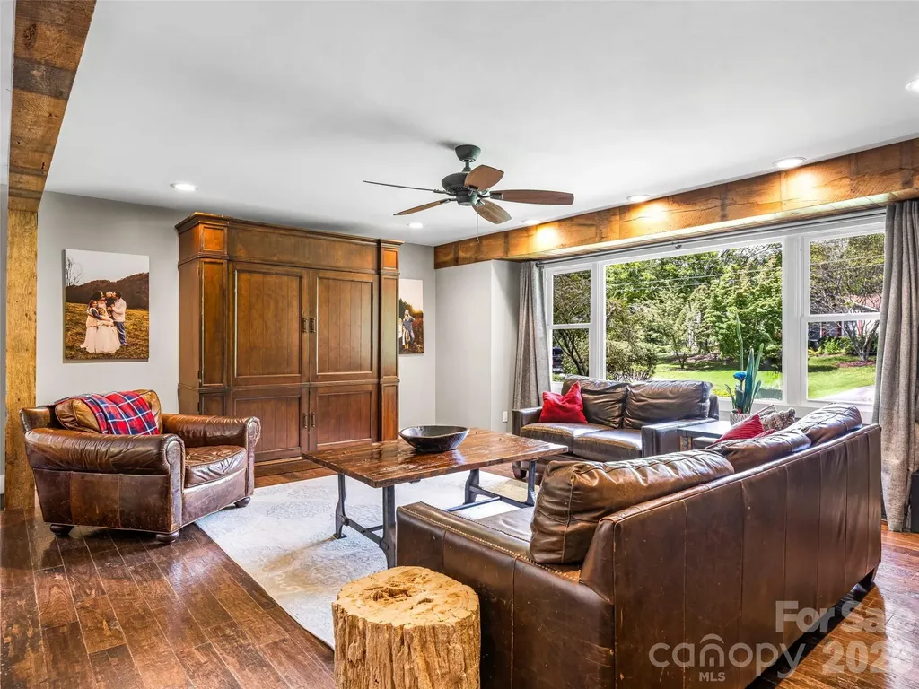 135 Dogwood Drive Brevard NC 28712