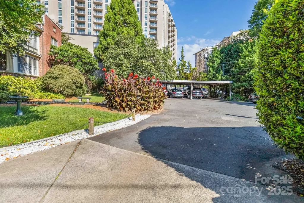 811 E Morehead Street Charlotte NC 28202