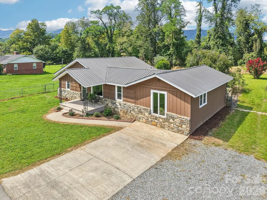 55 Polk Street Waynesville NC 28786