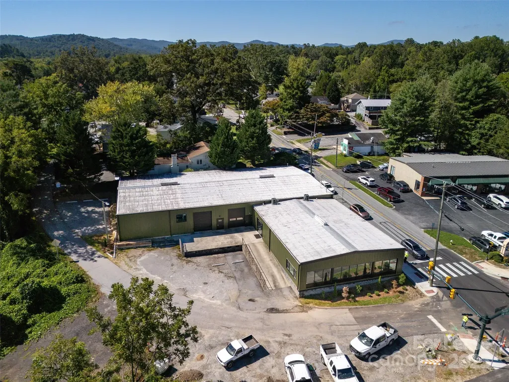512 Kanuga Road Hendersonville NC 28739