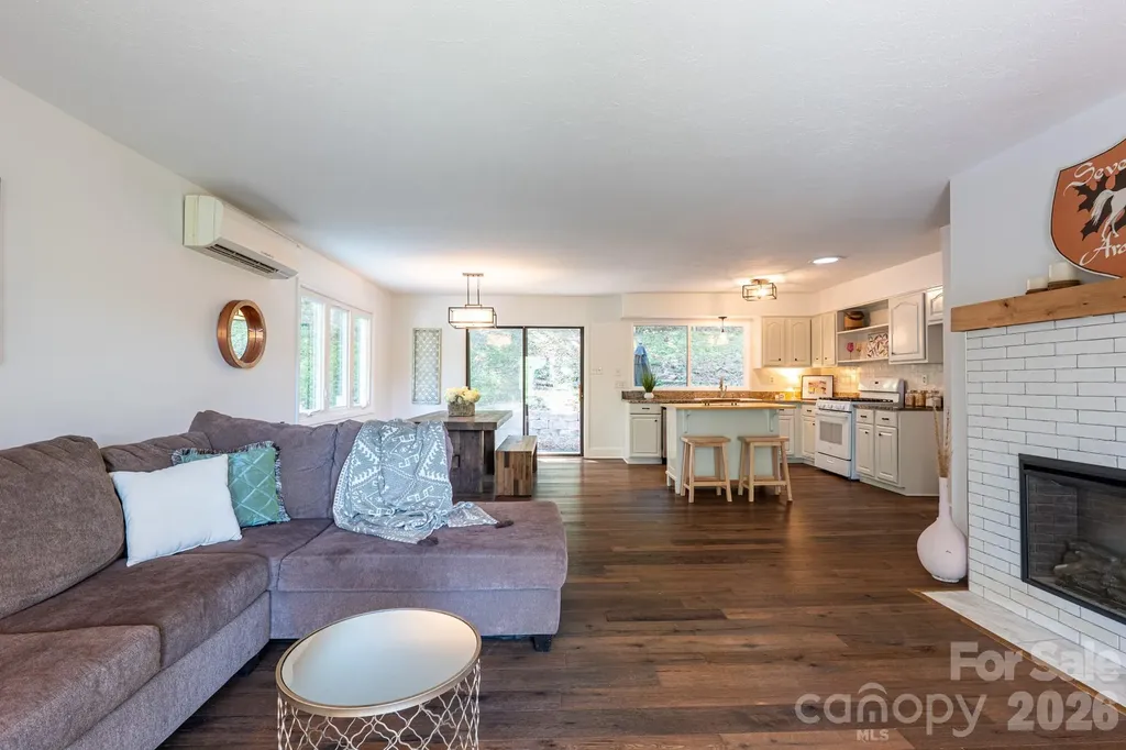50 Springwood Drive Asheville NC 28805