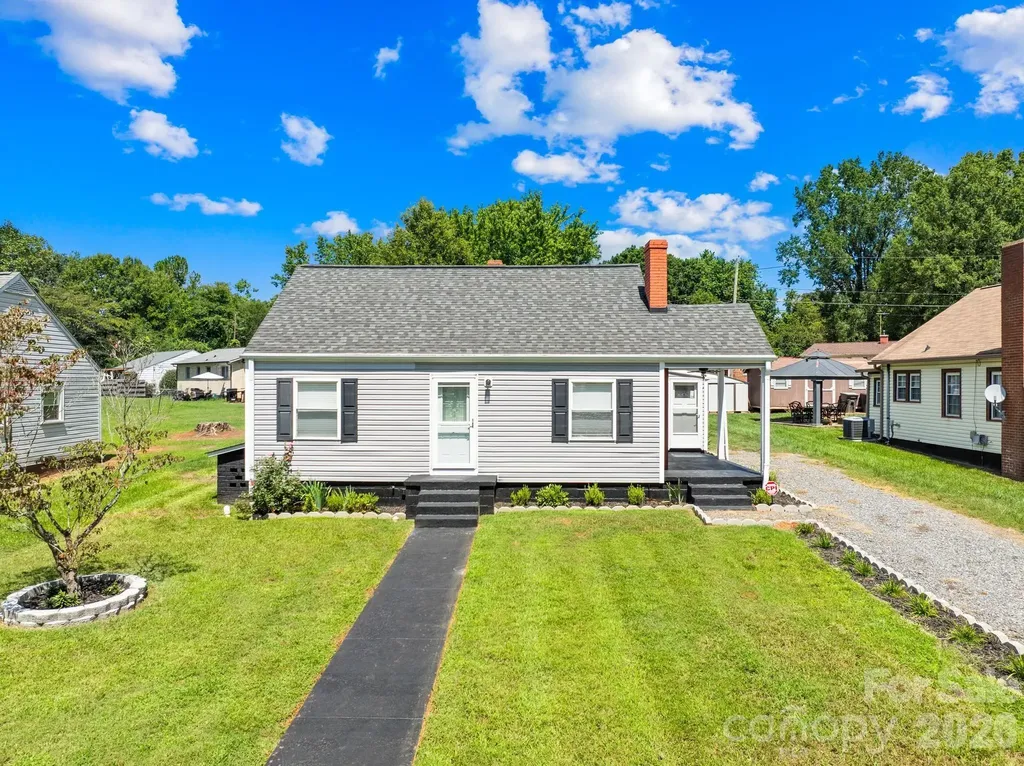 320 W Bingham Street Statesville NC 28677