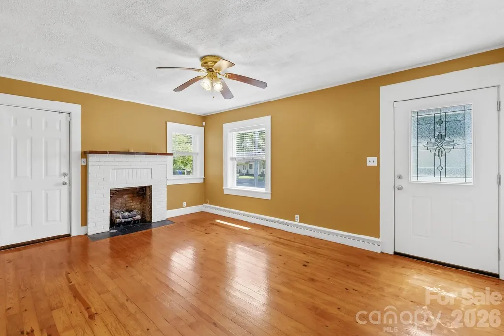 320 W Bingham Street Statesville NC 28677