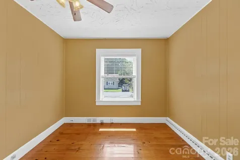 320 W Bingham Street Statesville NC 28677