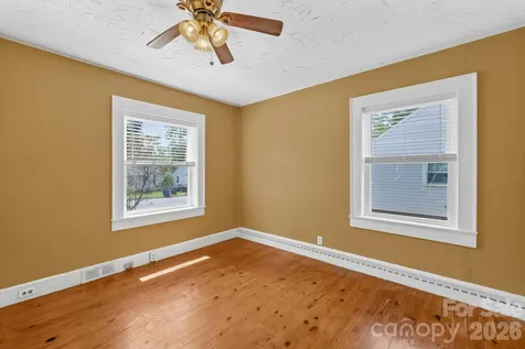 320 W Bingham Street Statesville NC 28677