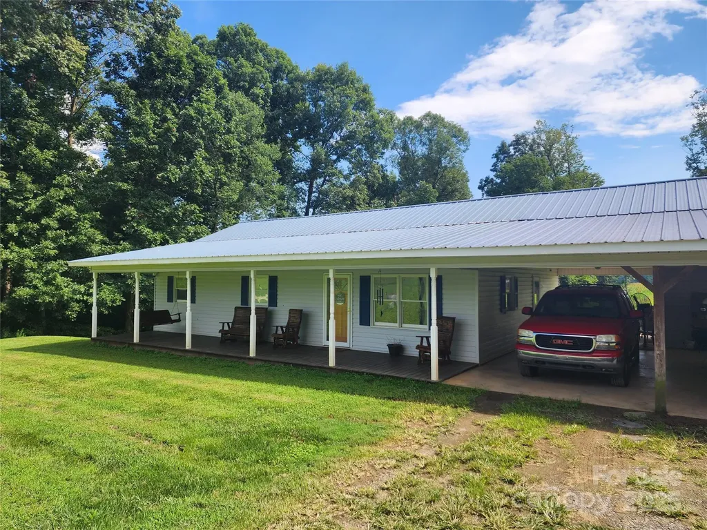 167 Buck Hollow Trail Ararat NC 27007