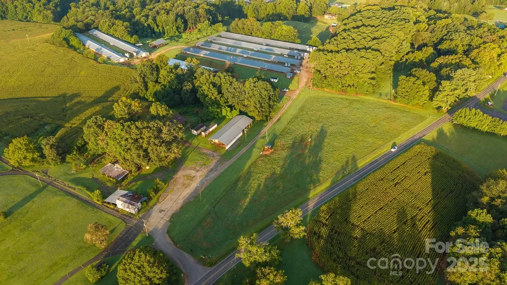 167 Buck Hollow Trail Ararat NC 27007