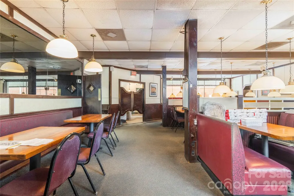 3449 Robinhood Road Winston Salem NC 27106