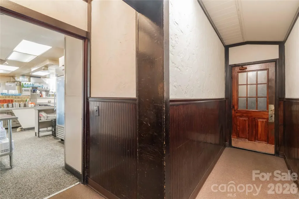 3449 Robinhood Road Winston Salem NC 27106