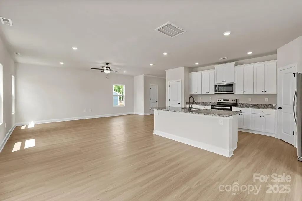 3441 Robindale Drive Winston Salem NC 27107