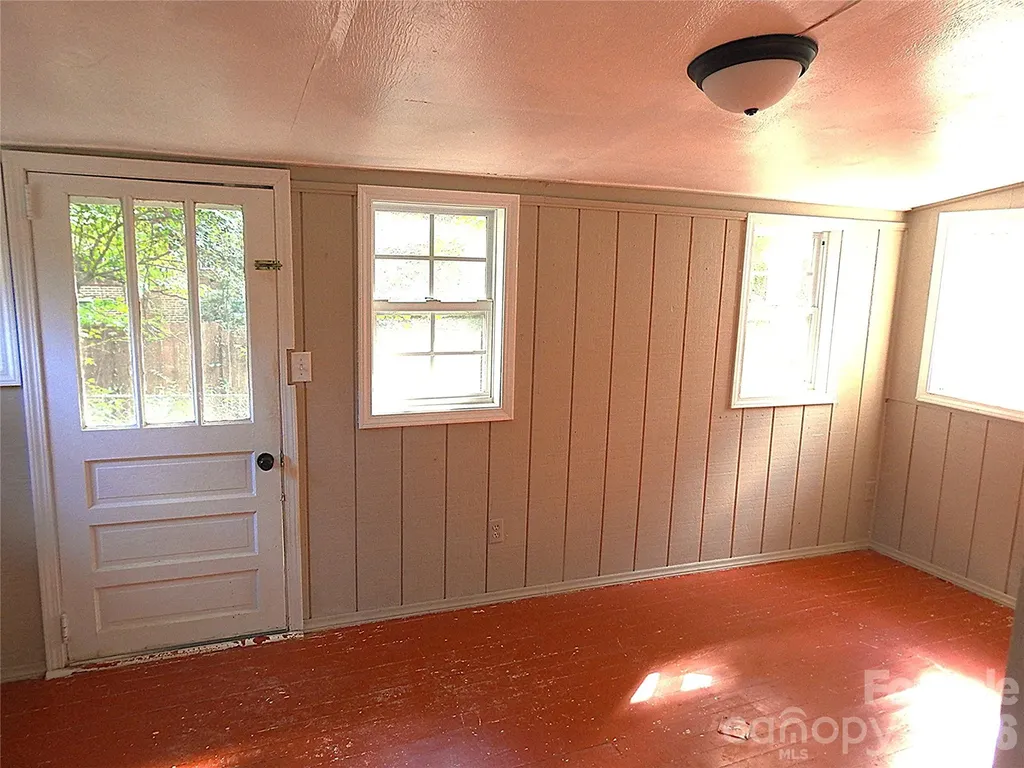 201 Merriman Road Hendersonville NC 28791