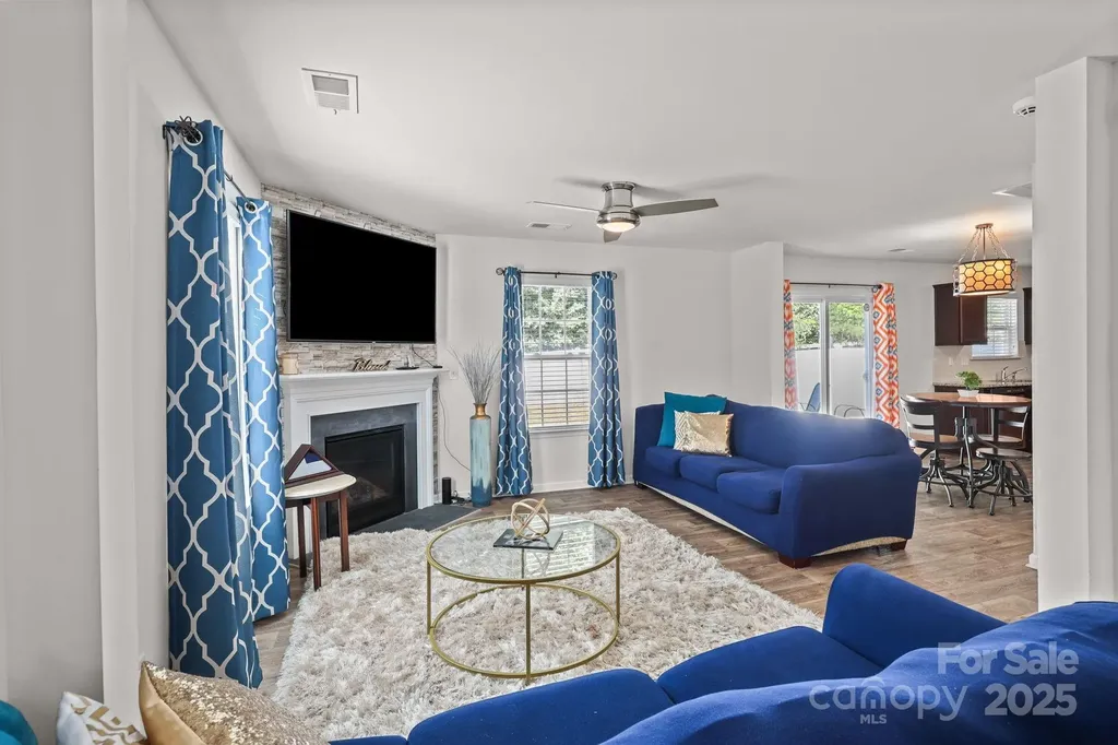 5433 Tumbling Brook Lane Charlotte NC 28216