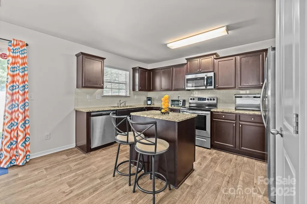 5433 Tumbling Brook Lane Charlotte NC 28216