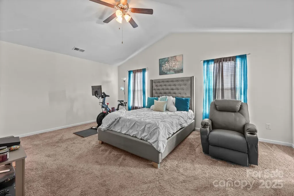 5433 Tumbling Brook Lane Charlotte NC 28216