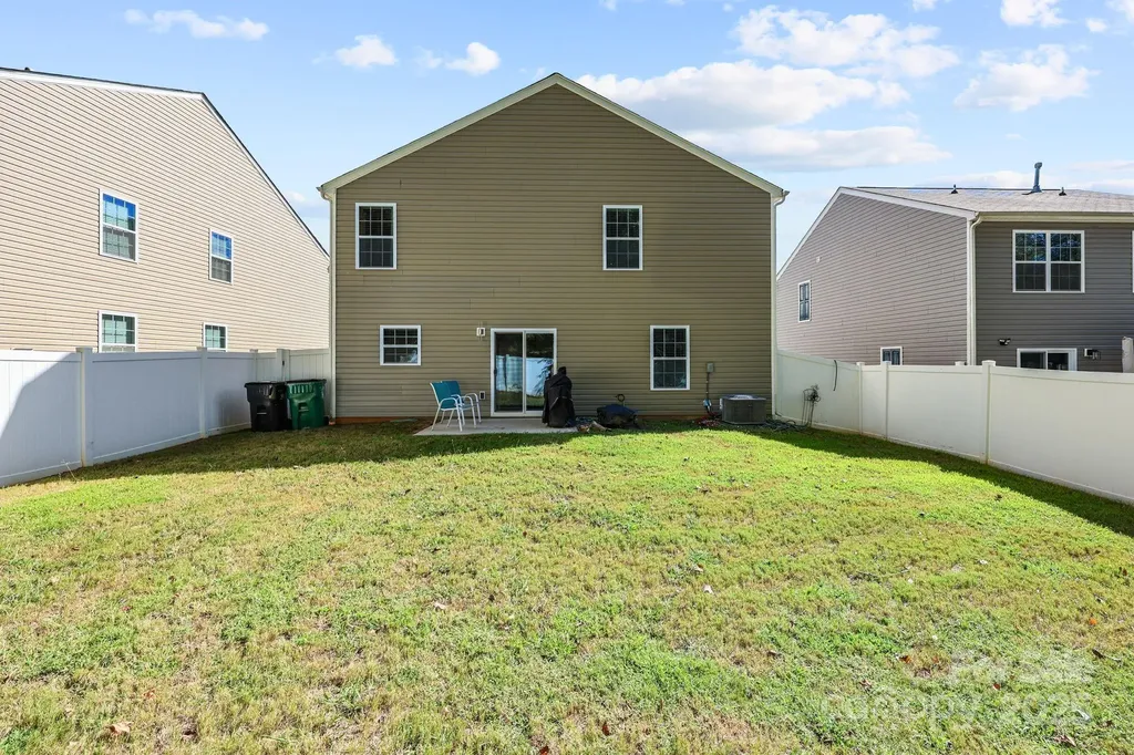 5433 Tumbling Brook Lane Charlotte NC 28216