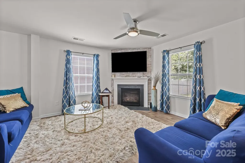 5433 Tumbling Brook Lane Charlotte NC 28216