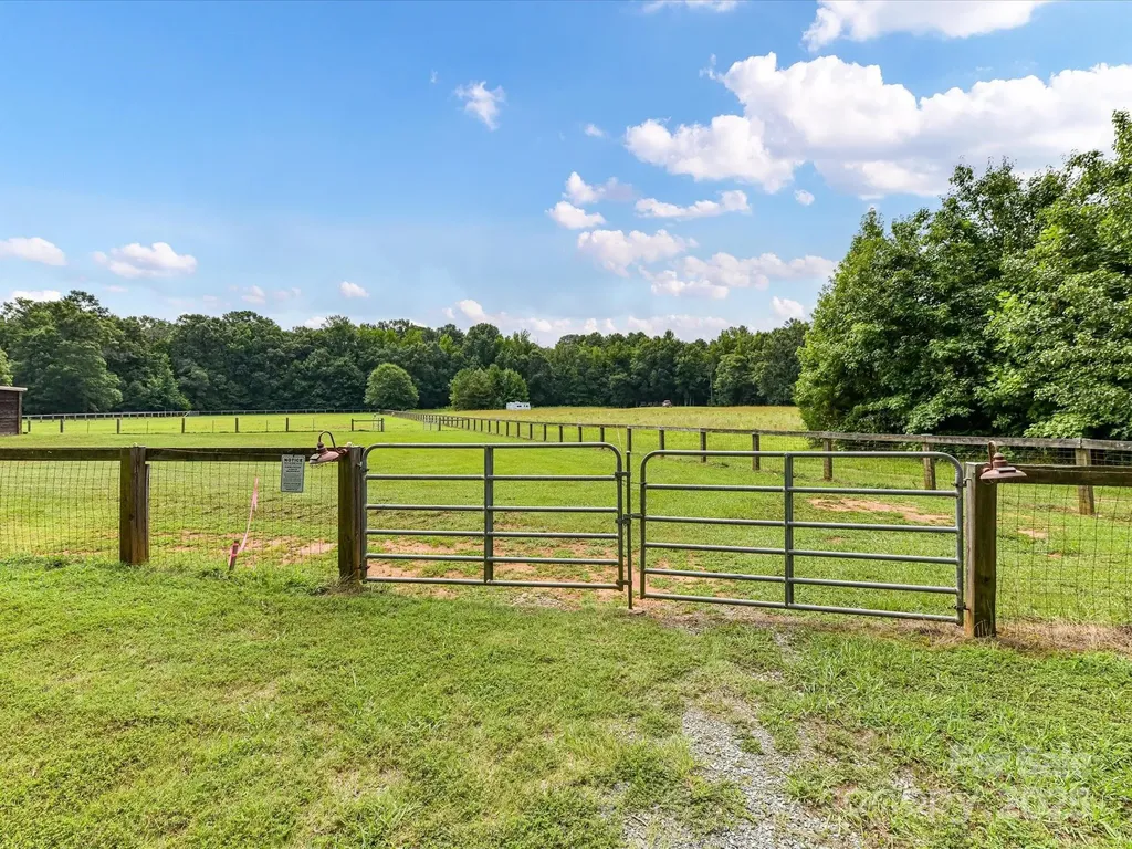8817 Maggie Robinson Road Waxhaw NC 28173