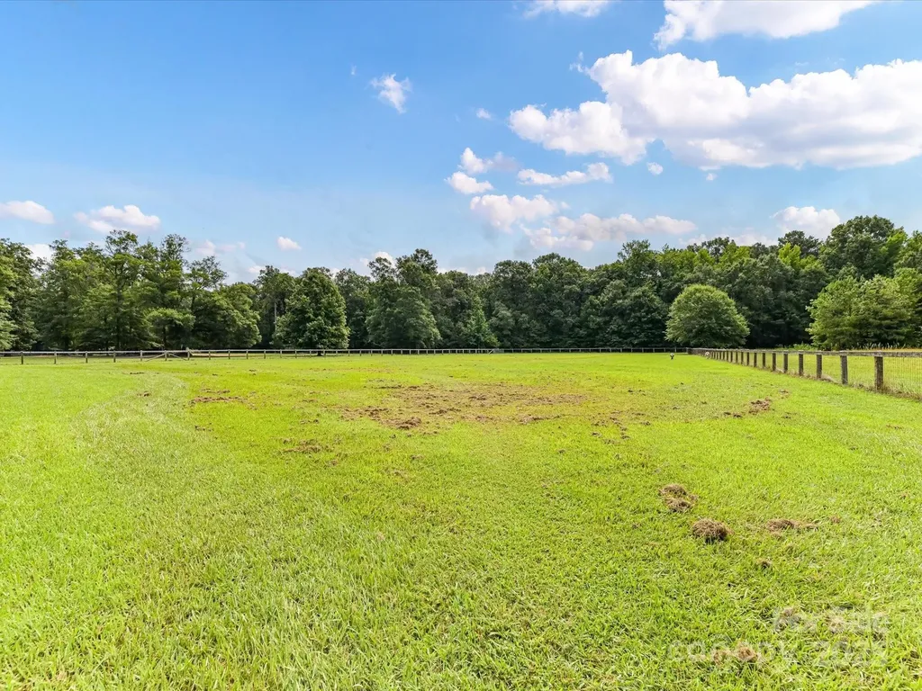 8817 Maggie Robinson Road Waxhaw NC 28173