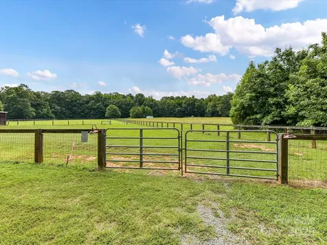 8817 Maggie Robinson Road Waxhaw NC 28173