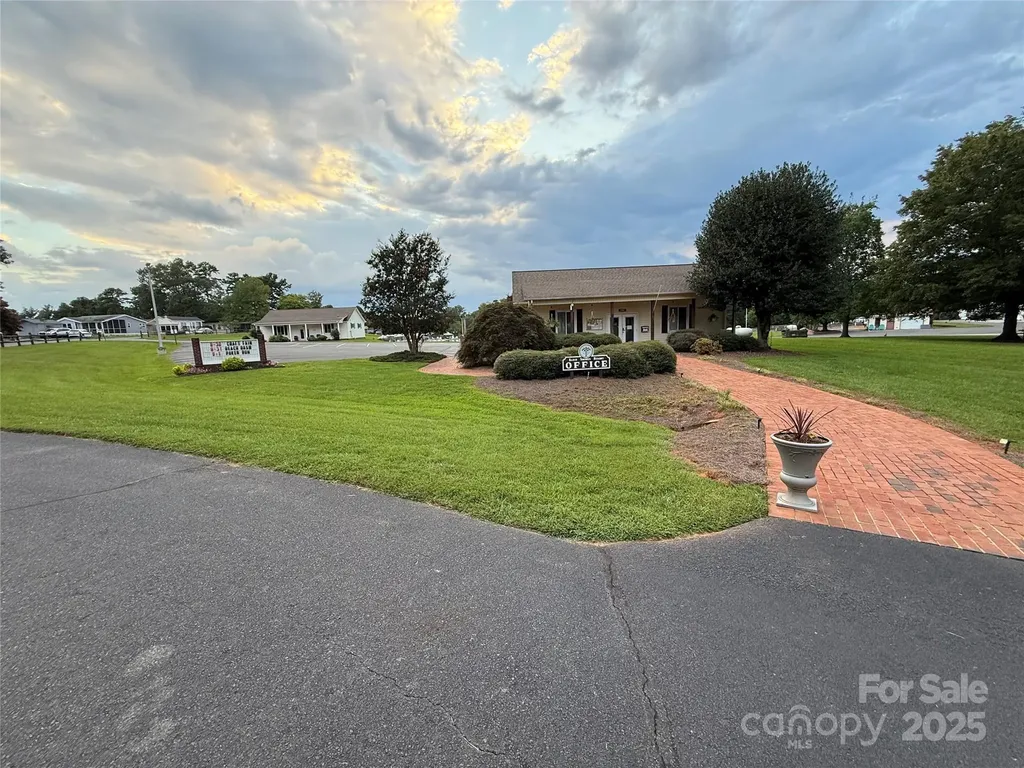 111 Club House Drive New London NC 28127