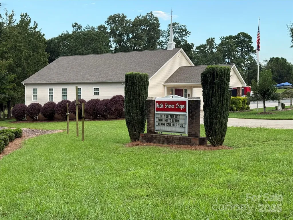 111 Club House Drive New London NC 28127