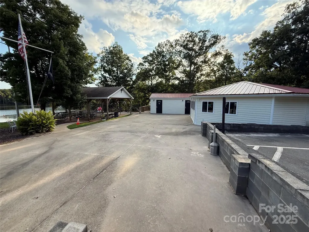 111 Club House Drive New London NC 28127