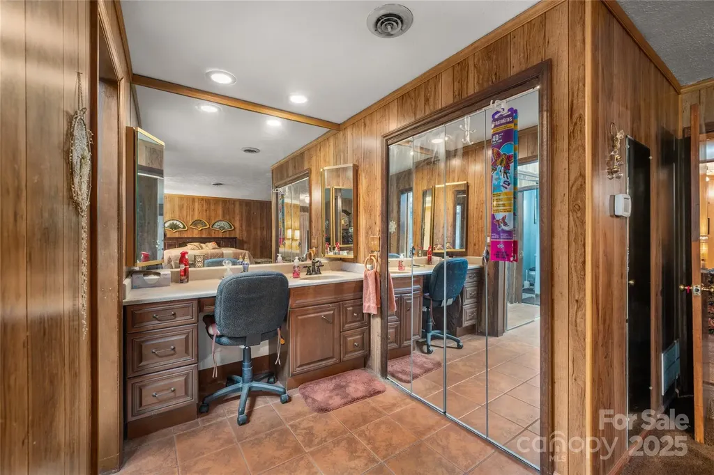 335 Lake Circle Drive Hendersonville NC 28792