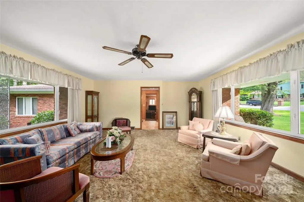 335 Lake Circle Drive Hendersonville NC 28792