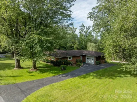 335 Lake Circle Drive Hendersonville NC 28792