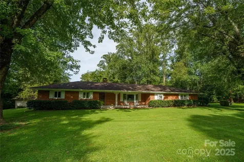 335 Lake Circle Drive Hendersonville NC 28792