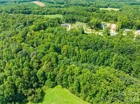 1099 Kapstone Crossing Lexington NC 27295