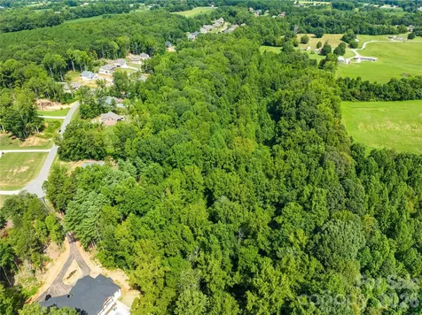 1099 Kapstone Crossing Lexington NC 27295