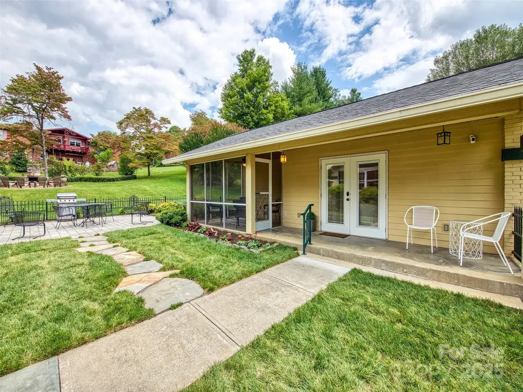 85 E Marshall Street Waynesville NC 28786