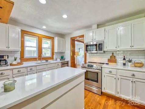 85 E Marshall Street Waynesville NC 28786