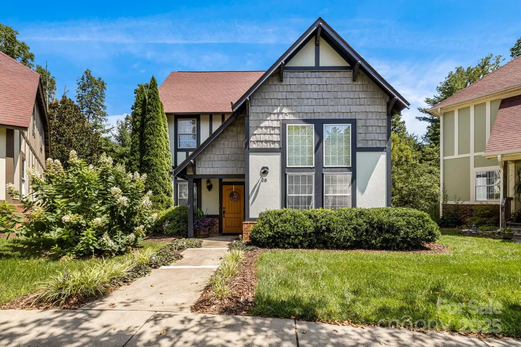28 Trafalgar Circle Asheville NC 28805