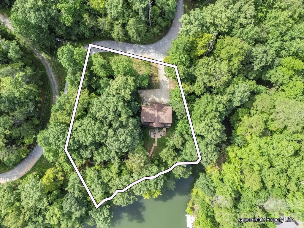 1029 Rainbow Circle Lake Lure NC 28746