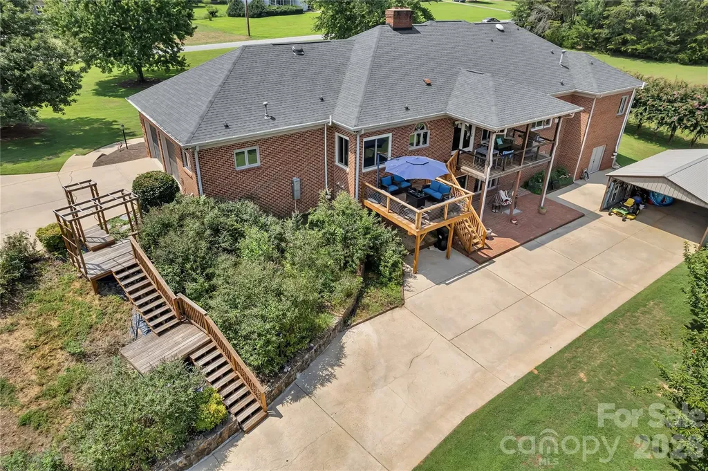 2207 Peninsula Avenue Shelby NC 28150