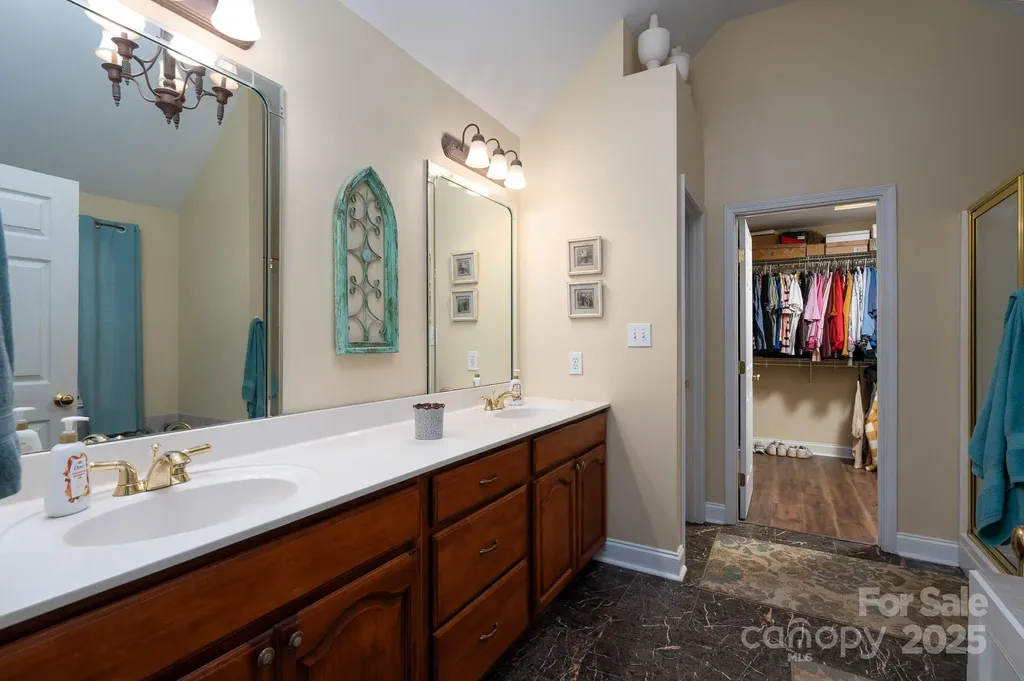 709 Carson Court Kannapolis NC 28083