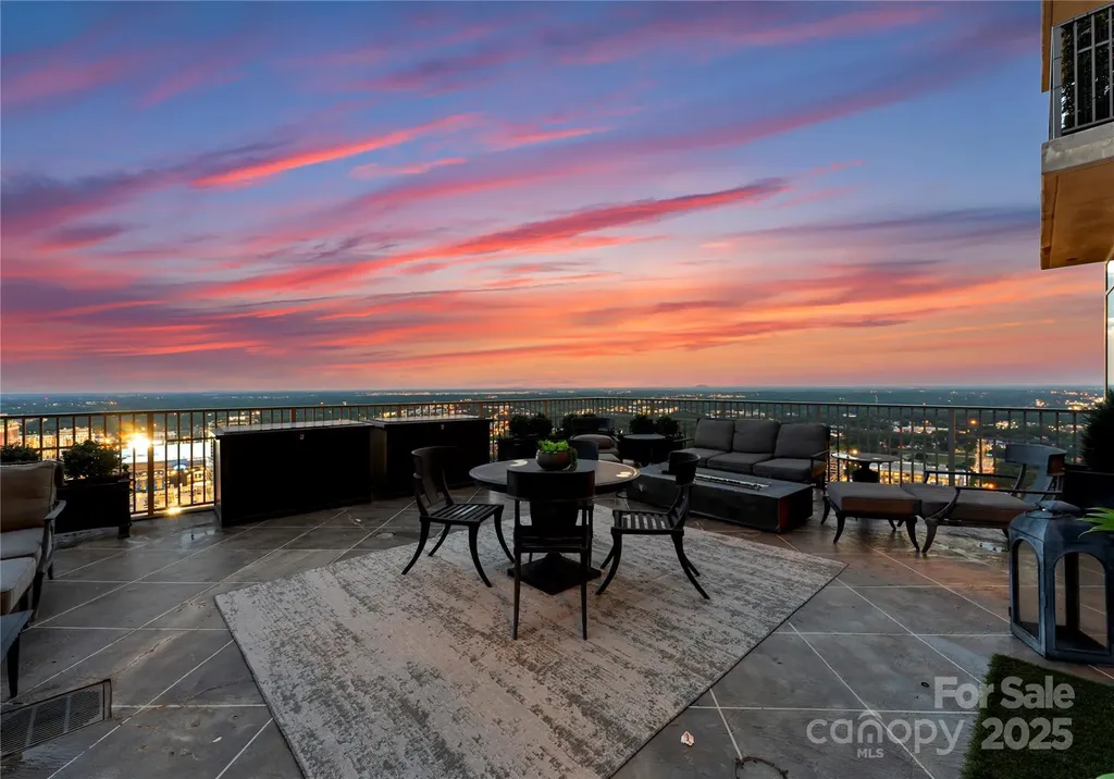 215 N Pine Street Charlotte NC 28202