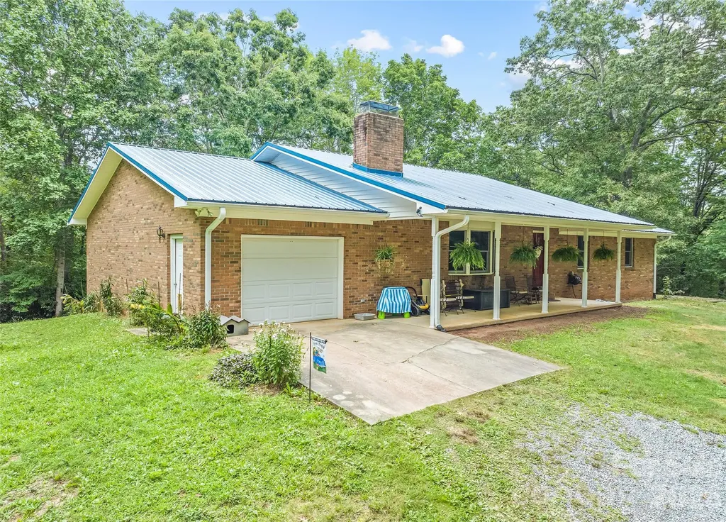 400 Sunset Heights Canton NC 28716