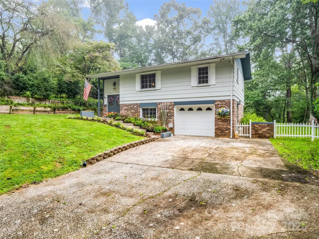 66 Barberry Heights Drive Brevard NC 28712