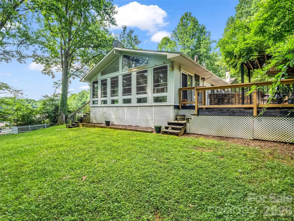 66 Barberry Heights Drive Brevard NC 28712