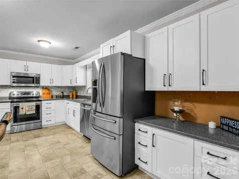 66 Barberry Heights Drive Brevard NC 28712