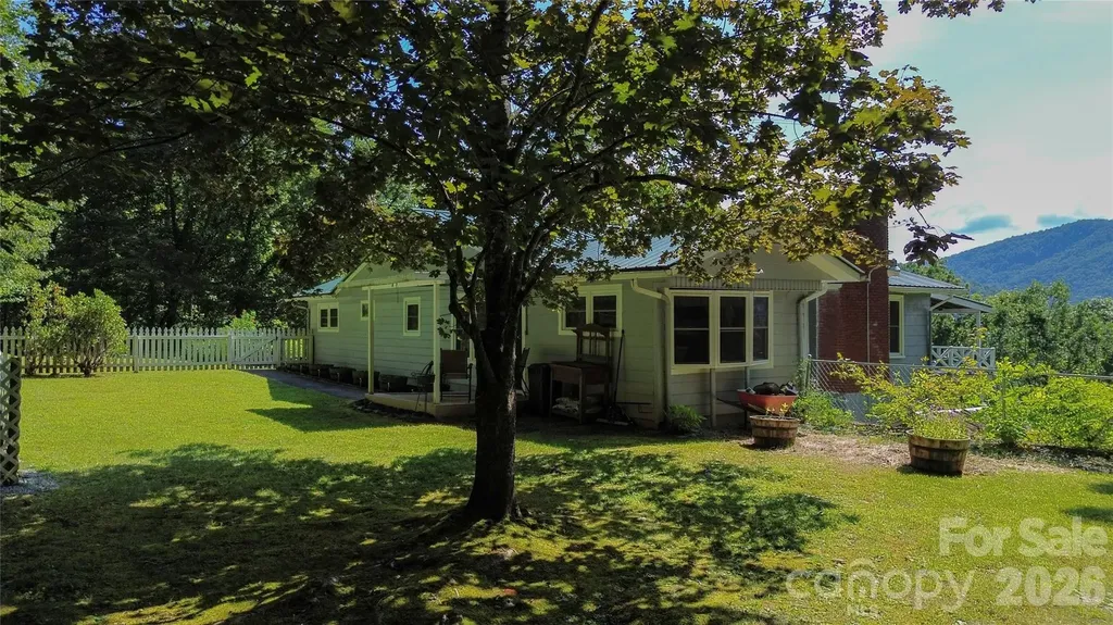 454 Hummingbird Lane Franklin NC 28734