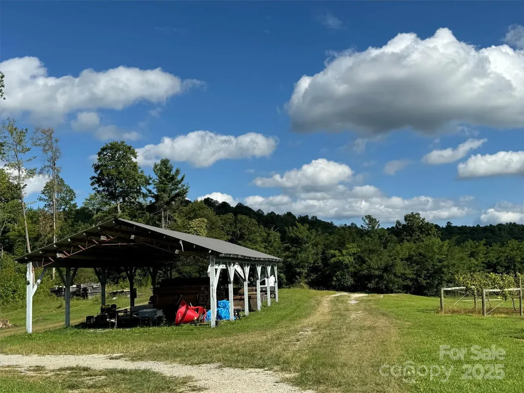 781 Payne Drive Zirconia NC 28790