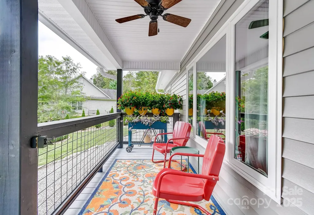 9 Oakwood Drive Weaverville NC 28787