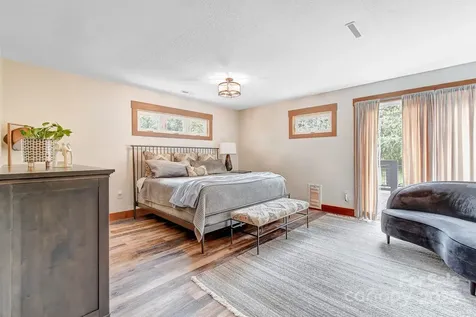 9 Oakwood Drive Weaverville NC 28787