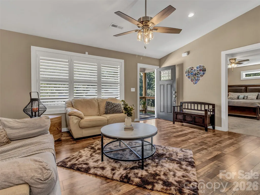 212 Walt Drive Hendersonville NC 28792