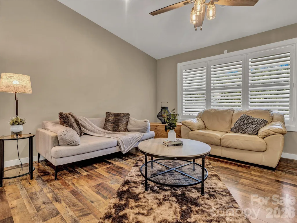 212 Walt Drive Hendersonville NC 28792