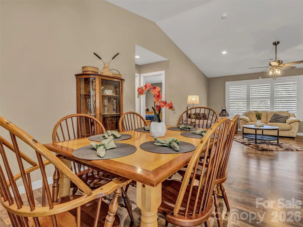 212 Walt Drive Hendersonville NC 28792